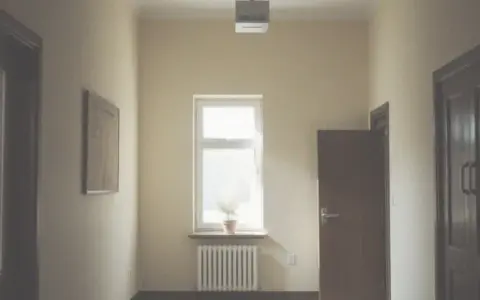 Kiedy szkoła zgłasza Cię do sądu? Poznaj przyczyny i procedury